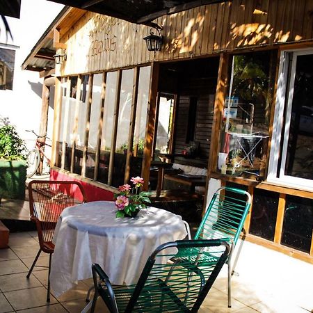Krieger Haus Hostel Пуерто Игуасу Екстериор снимка