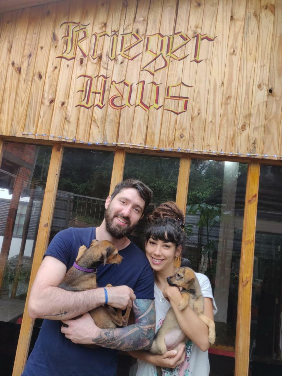 Krieger Haus Hostel Пуерто Игуасу Екстериор снимка