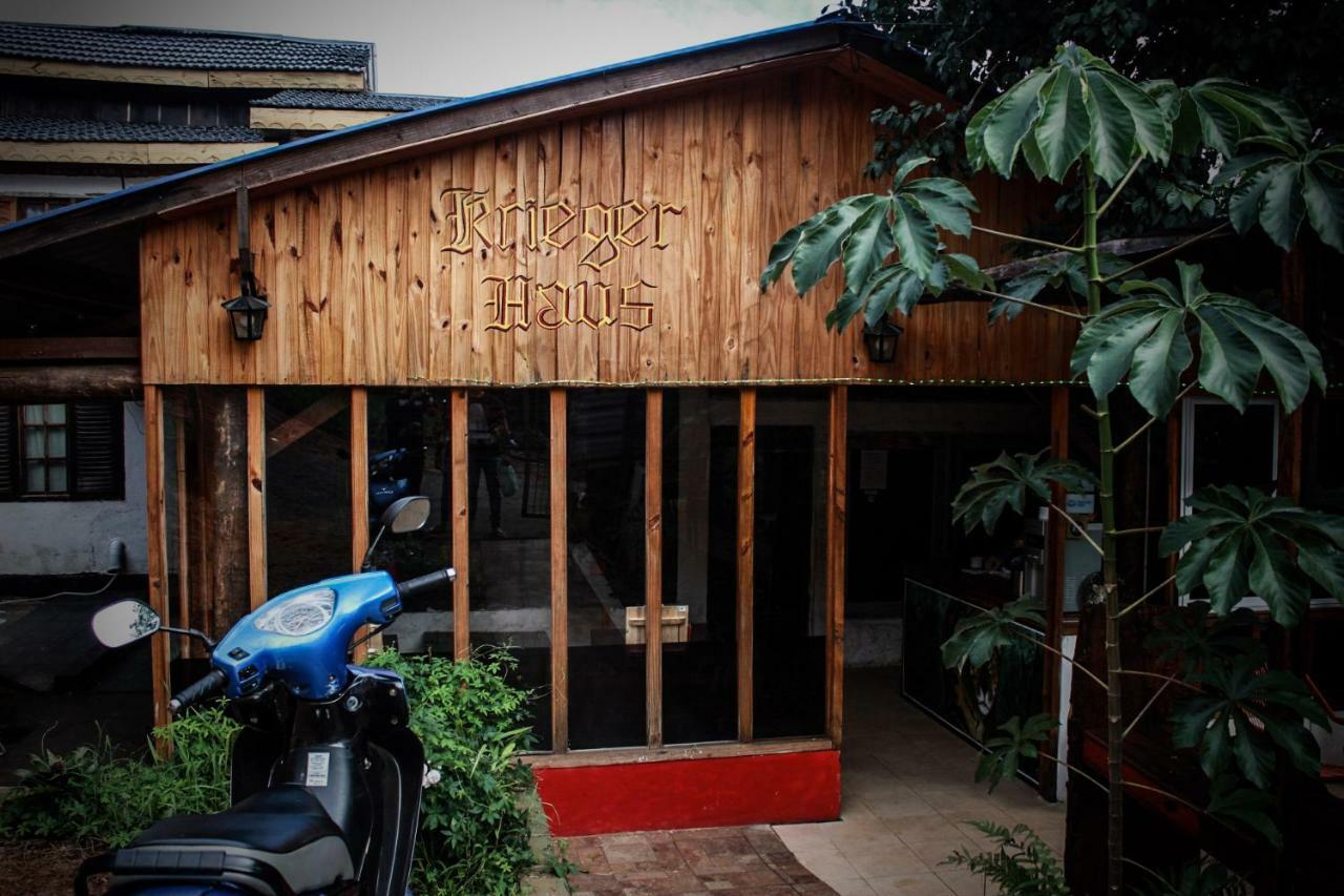 Krieger Haus Hostel Пуерто Игуасу Екстериор снимка