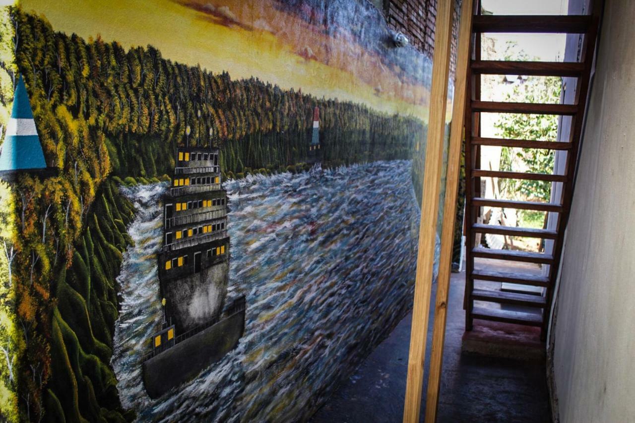 Krieger Haus Hostel Пуерто Игуасу Екстериор снимка